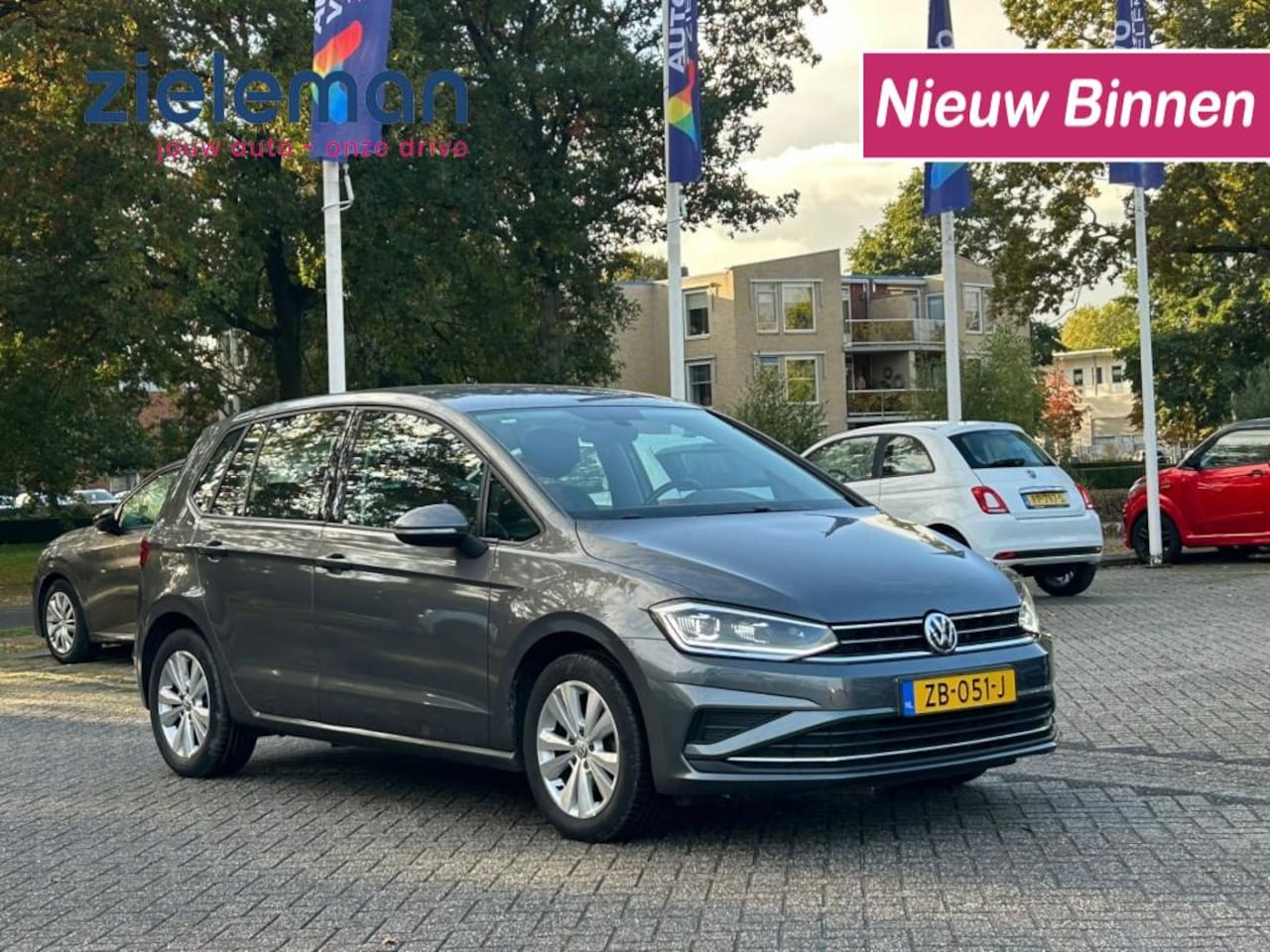 Volkswagen Golf Sportsvan - 1.0 TSI Comfrotline Automaat - Carplay, Navi, Camera, Cruise, Clima, Stoelverw. - AutoWereld.nl