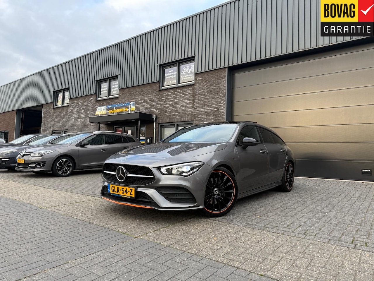 Mercedes-Benz CLA-klasse Shooting Brake - 200 Premium Plus | 1E EIGENAAR | 12MND GARANTIE |  ORANGE EDITION | PANO | CARPLAY | SFEER - AutoWereld.nl