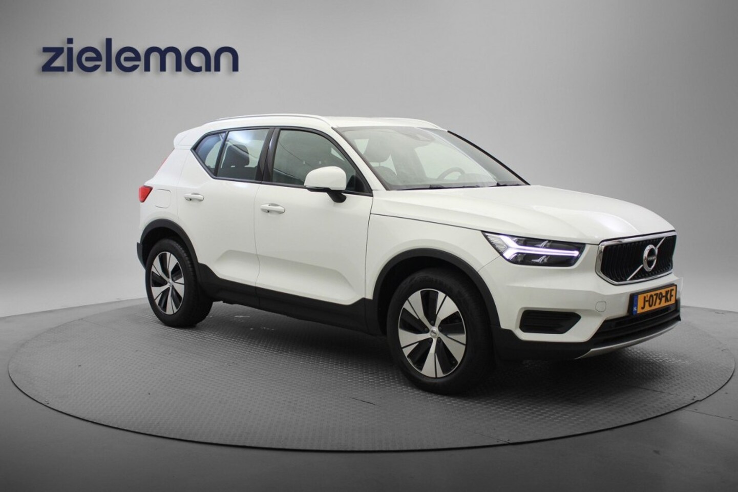 Volvo XC40 - 1.5 T2 Momentum - Carplay, Navi, Cruise - AutoWereld.nl