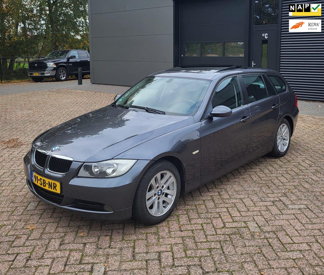 BMW 3-serie Touring - 320i 320i, Airco, CruisC, Pano, APk 08/26! - AutoWereld.nl