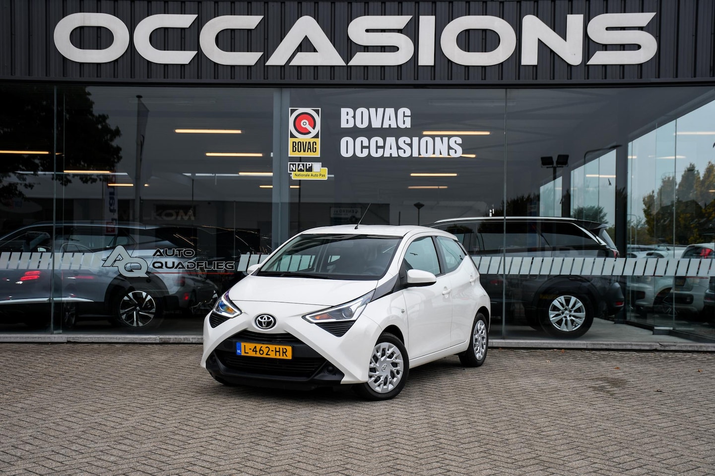 Toyota Aygo - 1.0 VVT-i x-play APPLE CARPLAY/ HILL HOLD/ LED - AutoWereld.nl