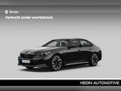BMW 5-serie - 530e M Sport Edition | M-Sport Pro | Panoramadak elektrisch | Trekhaak | Driving Assistant