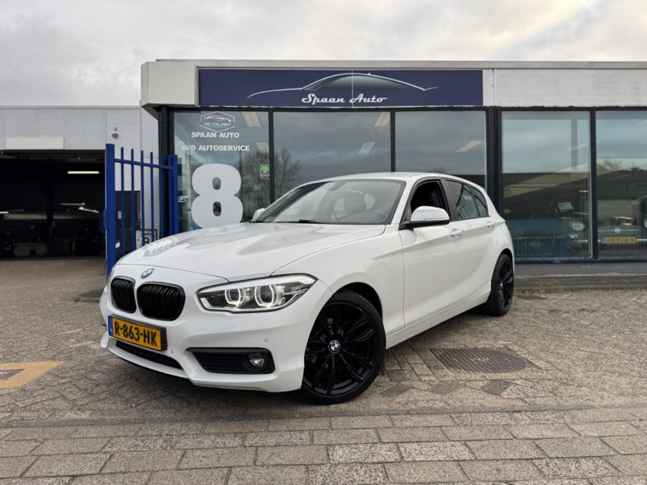 BMW 1-serie - 118i M-Sport | LED | CLIMATE CONTROL | STOELVERW. - AutoWereld.nl