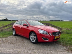 Volvo V60 - 1.6 T3 Summum