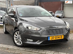 Ford Focus Wagon - 1.0 Titanium | Xenon | Trekhaak | Navigatie | Half Leder |