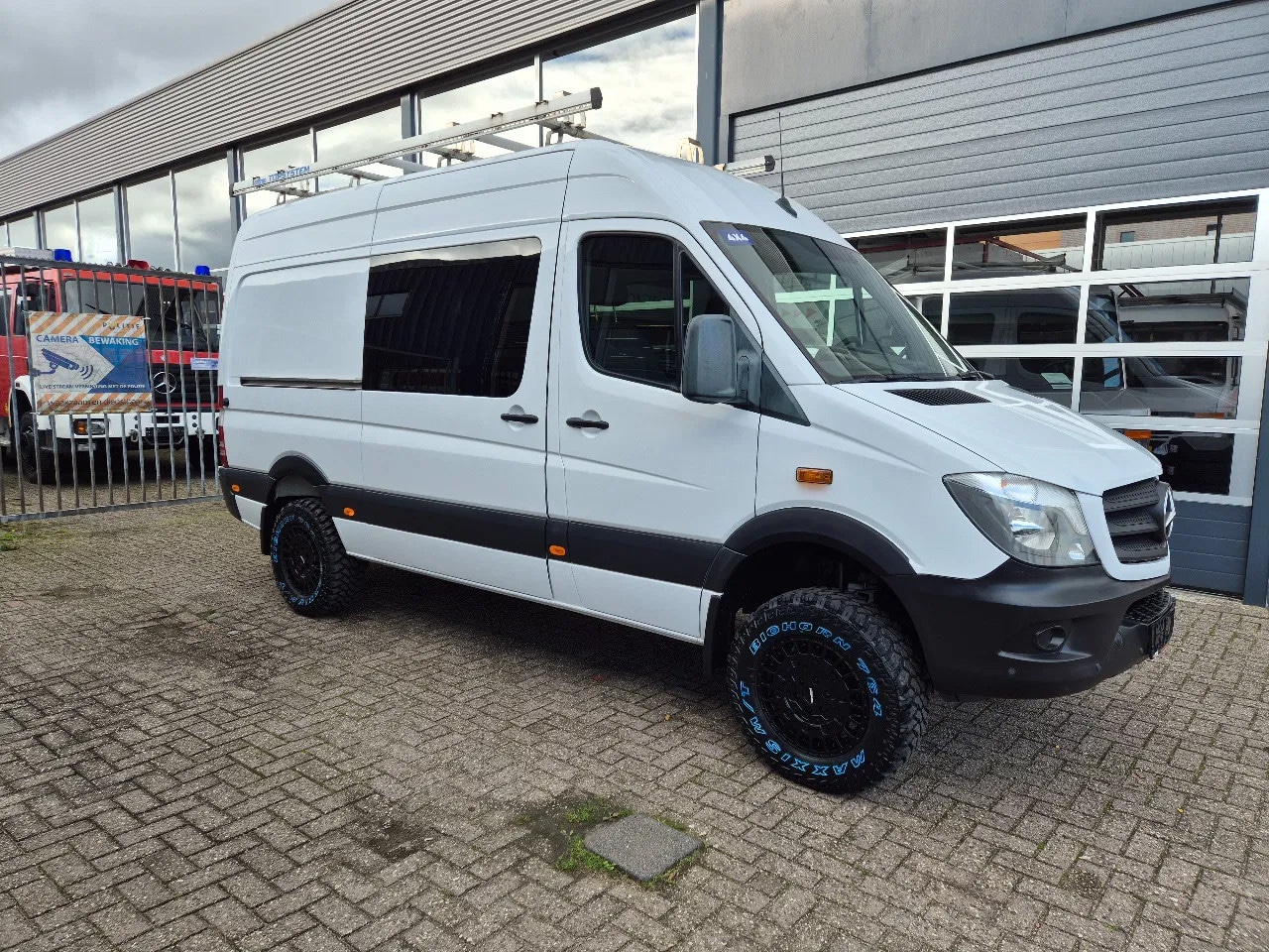 Mercedes-Benz Sprinter - 314 CDI 4X4 Offroad/ Doka/ L2H2/ Airco/ Navi - AutoWereld.nl