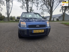Ford Fusion - 1.4-16V Champion LAGE KILOMETERS - AIRCO - TREKHAAK
