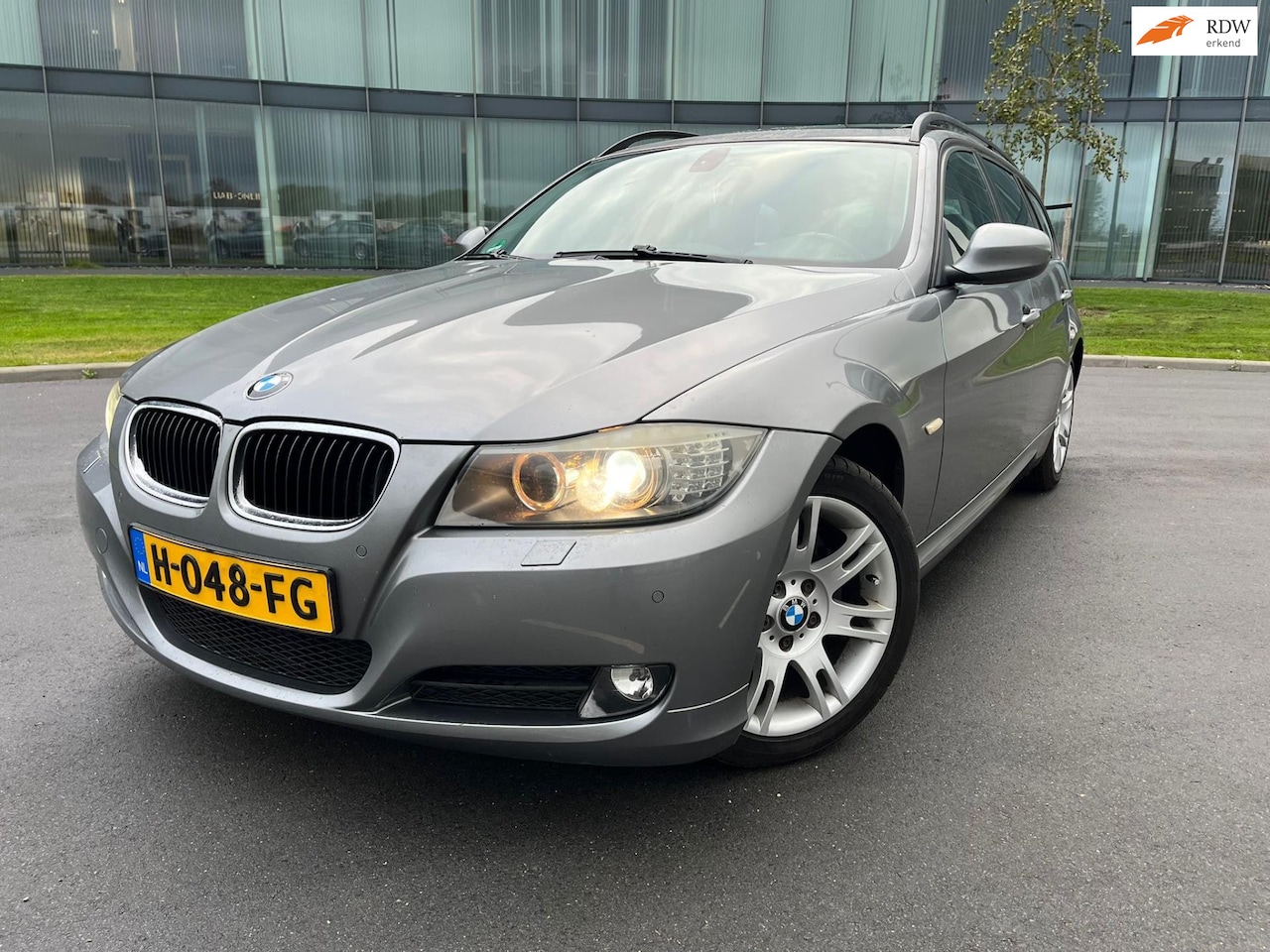 BMW 3-serie Touring - 318i M PANO AUTOMAAT XENON - AutoWereld.nl