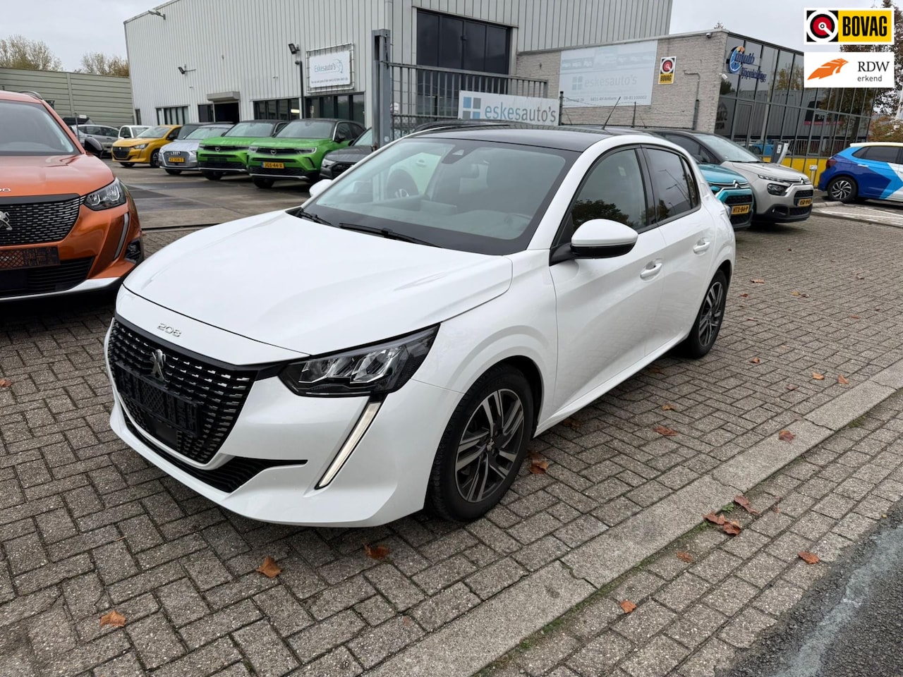 Peugeot 208 - 1.2 PureTech Allure 1.2 PureTech Allure, Panodak, Navi, 12 mnd Garantie - AutoWereld.nl