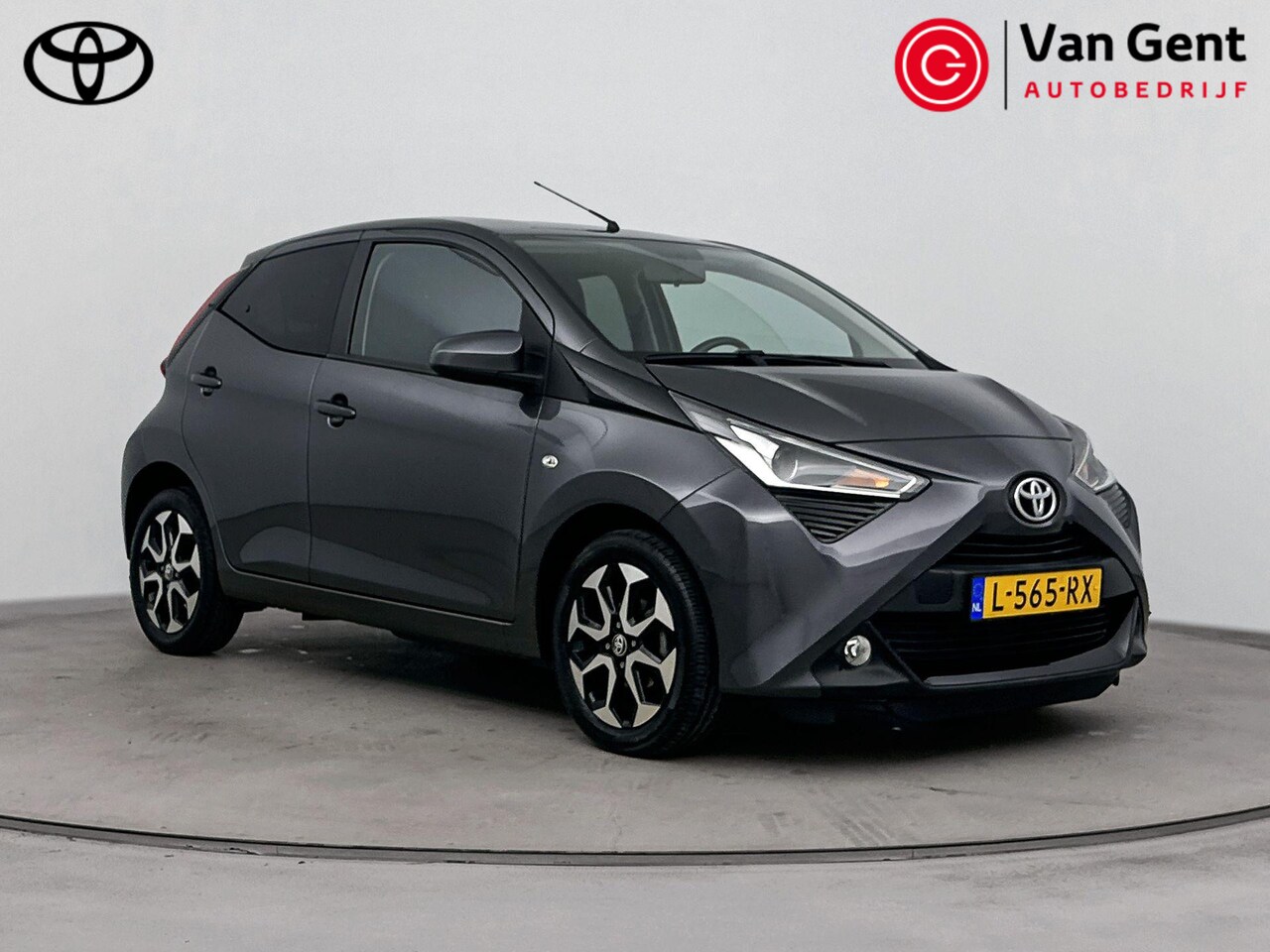 Toyota Aygo - 1.0 VVT-i x-joy | Apple Carplay / Android Auto | Clima | Camera | 15 inch | Bluetooth | DA - AutoWereld.nl