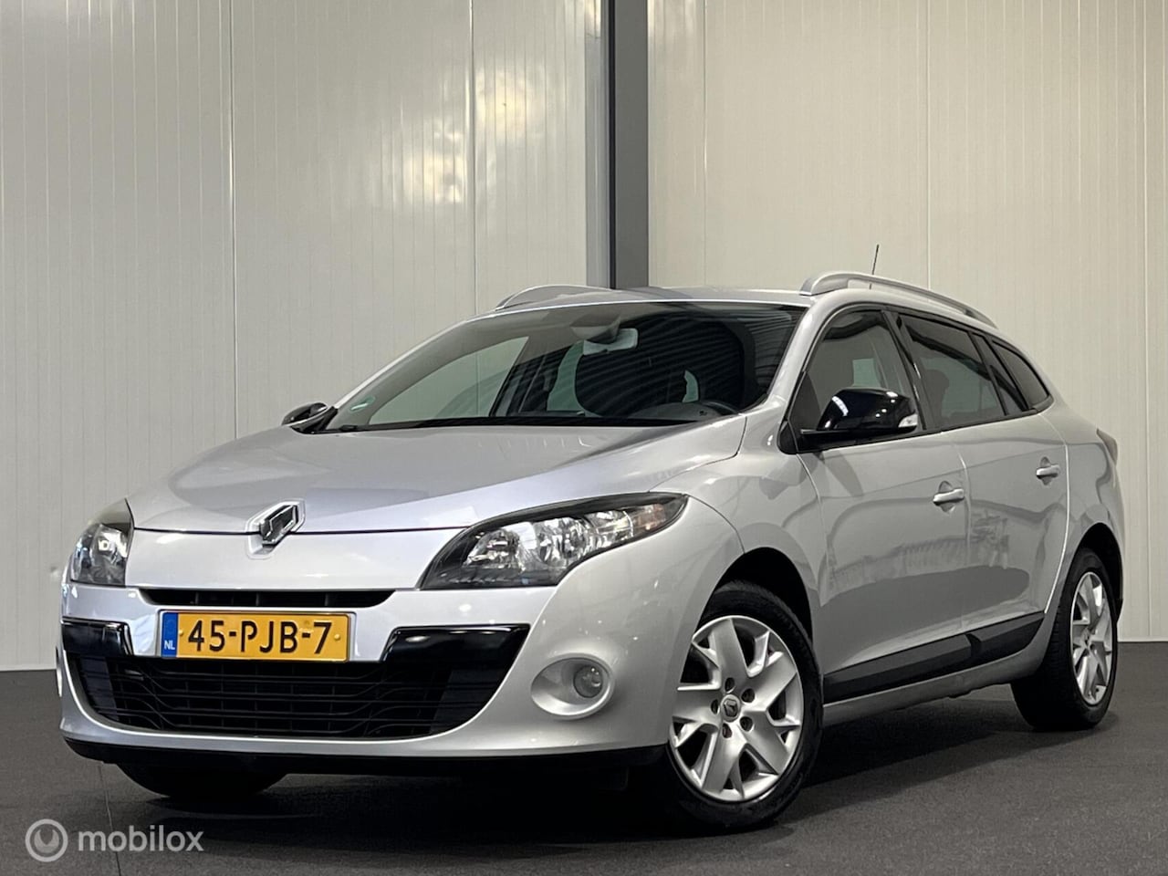 Renault Mégane Estate - 1.6 Parisienne [ NAP 1e eig. trekhaak navigatie ] - AutoWereld.nl