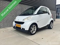 Smart Fortwo coupé - 1.0 BOMVOL AUT Leder Glazen Dak APK NAP