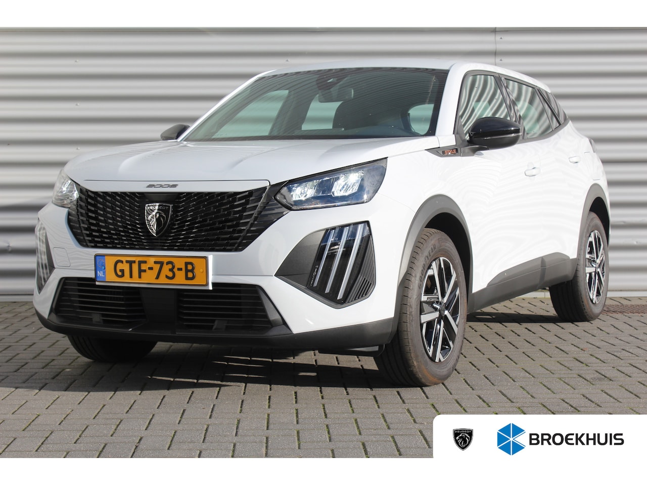 Peugeot 2008 - 1.2 HYBRID 136PK ACTIVE AUTOMAAT / NAVI / CLIMA / LED / PDC / CRUISECONTROL / 1E EIGENAAR - AutoWereld.nl