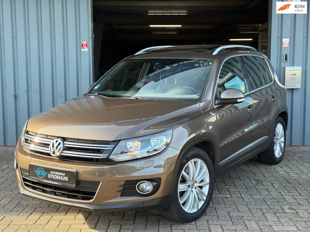 Volkswagen Tiguan - 1.4 TSI LIFE Sport&Style Navi | Panormadak - AutoWereld.nl