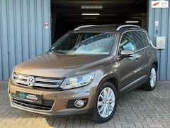 Volkswagen Tiguan - 1.4 TSI LIFE Sport&Style Navi | Panormadak
