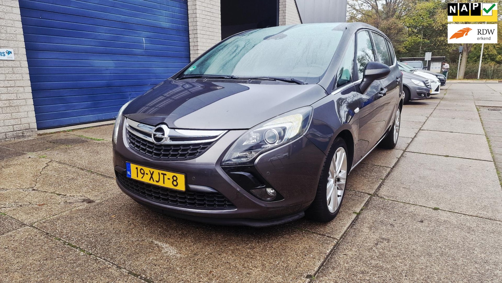 Opel Zafira Tourer - 1.4 Cosmo Navigatie Panoramadak NAP - AutoWereld.nl