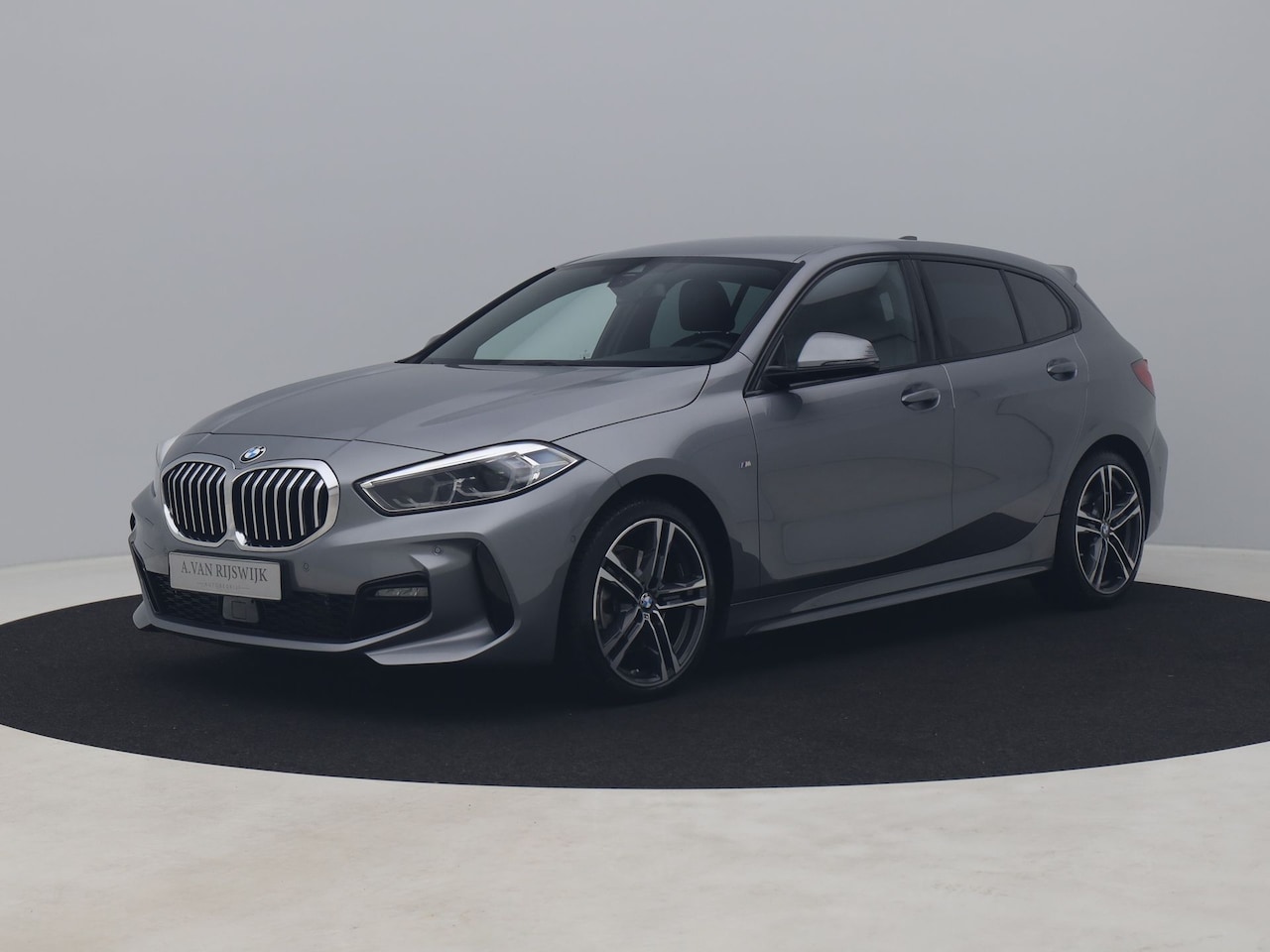 BMW 1-serie - 118i Automaat M-Sport | CAMERA | ADAPTIVE | CARPLAY - AutoWereld.nl