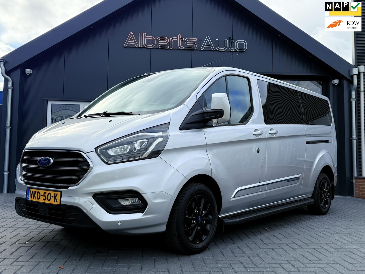 Ford Transit Custom - 320 2.0 TDCI L2H1 Platinum Edition DC | AUT | LEDER | - AutoWereld.nl