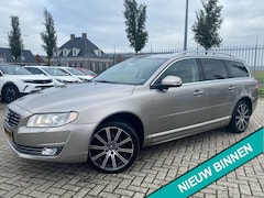 Volvo V70 - 200pk Automaat Leder Navi Xenon Trekhaak 1800kg. Youngtimer