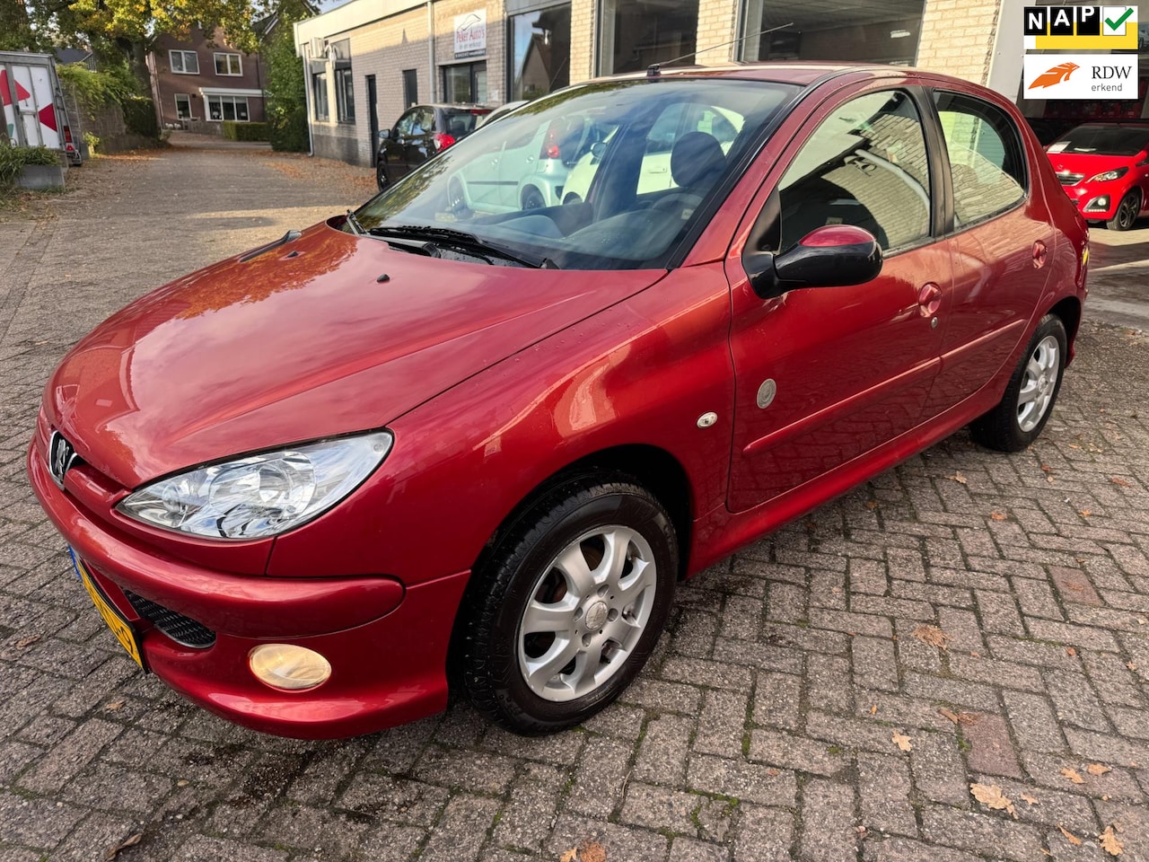 Peugeot 206 - 1.4 Génération AIRCO LM VELGEN ORG 113607 KM NAP O.H BOEKJES EERSTE EIGENAAR!! BLANC LAK E - AutoWereld.nl