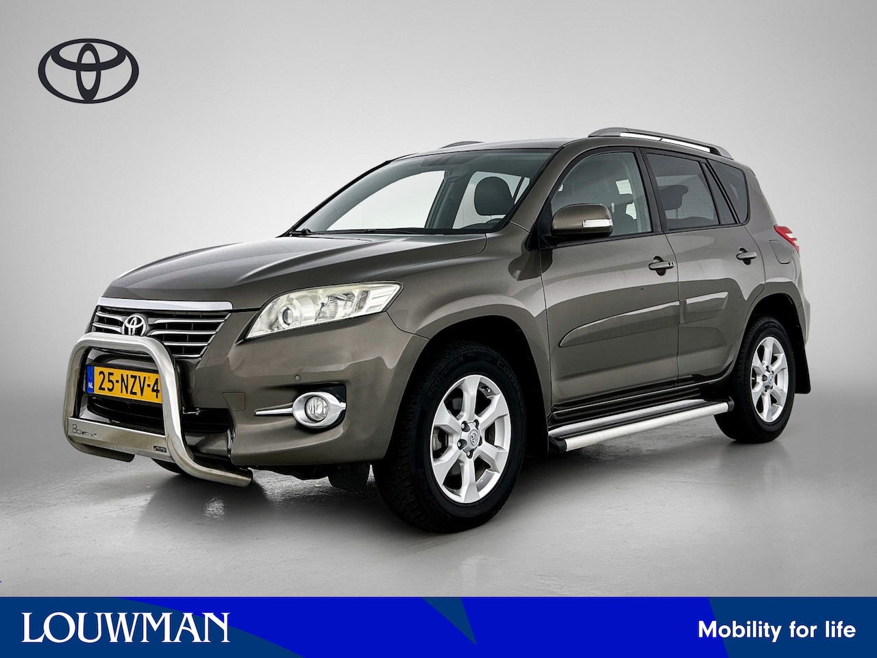 Toyota RAV4 - 2.0 VVTi Executive Business Automaat | 4x4 | Navigatie | Stoelverwarming | Cruise Control - AutoWereld.nl
