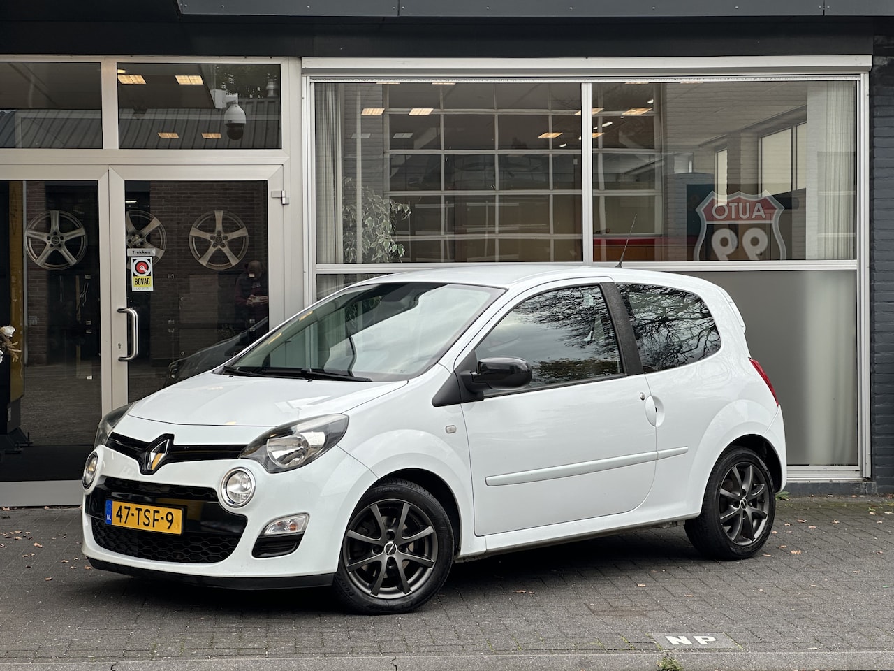 Renault Twingo - 1.2 16V Dynamique CRUISE  / CLIMA / LM-VELGEN - AutoWereld.nl