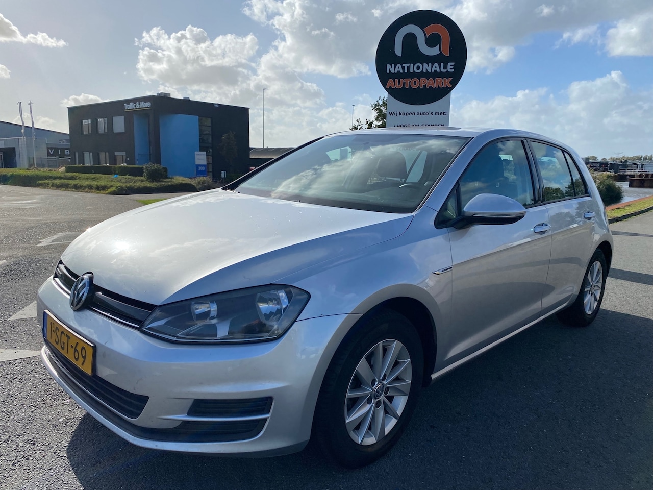 Volkswagen Golf - 2013 * 1.6 TDI Trendline BlueMotion * LMV * AIRCO * ELEC. RAMEN - AutoWereld.nl
