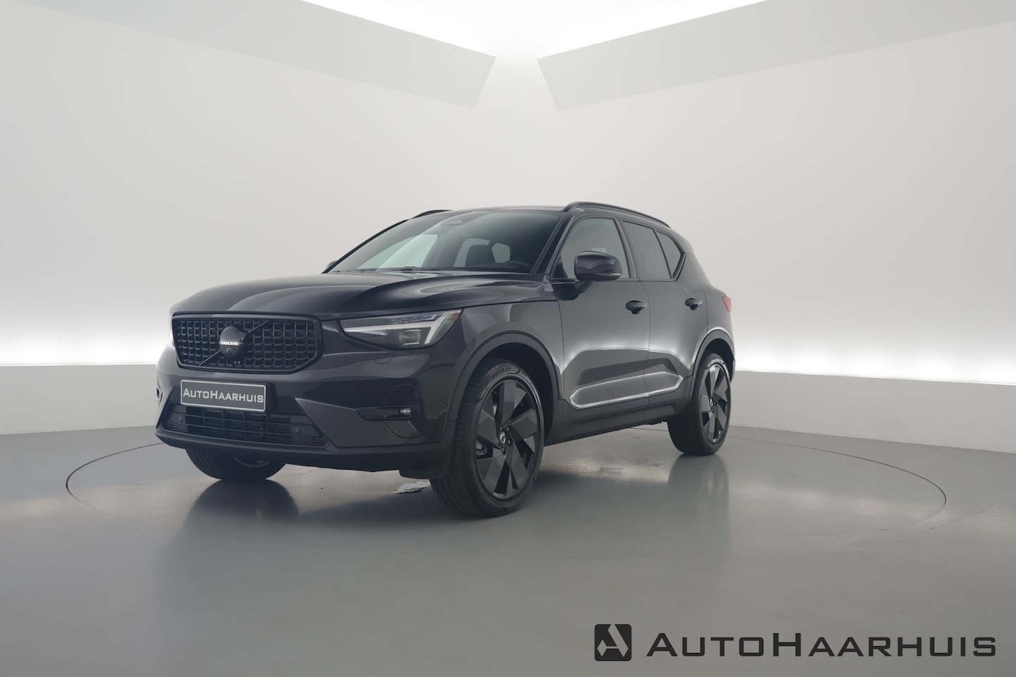 Volvo XC40 - B3 Plus Black Edition | 360cam | Pilot Assist | Harman Kardon | Memory seat | 20'' | Pixel - AutoWereld.nl