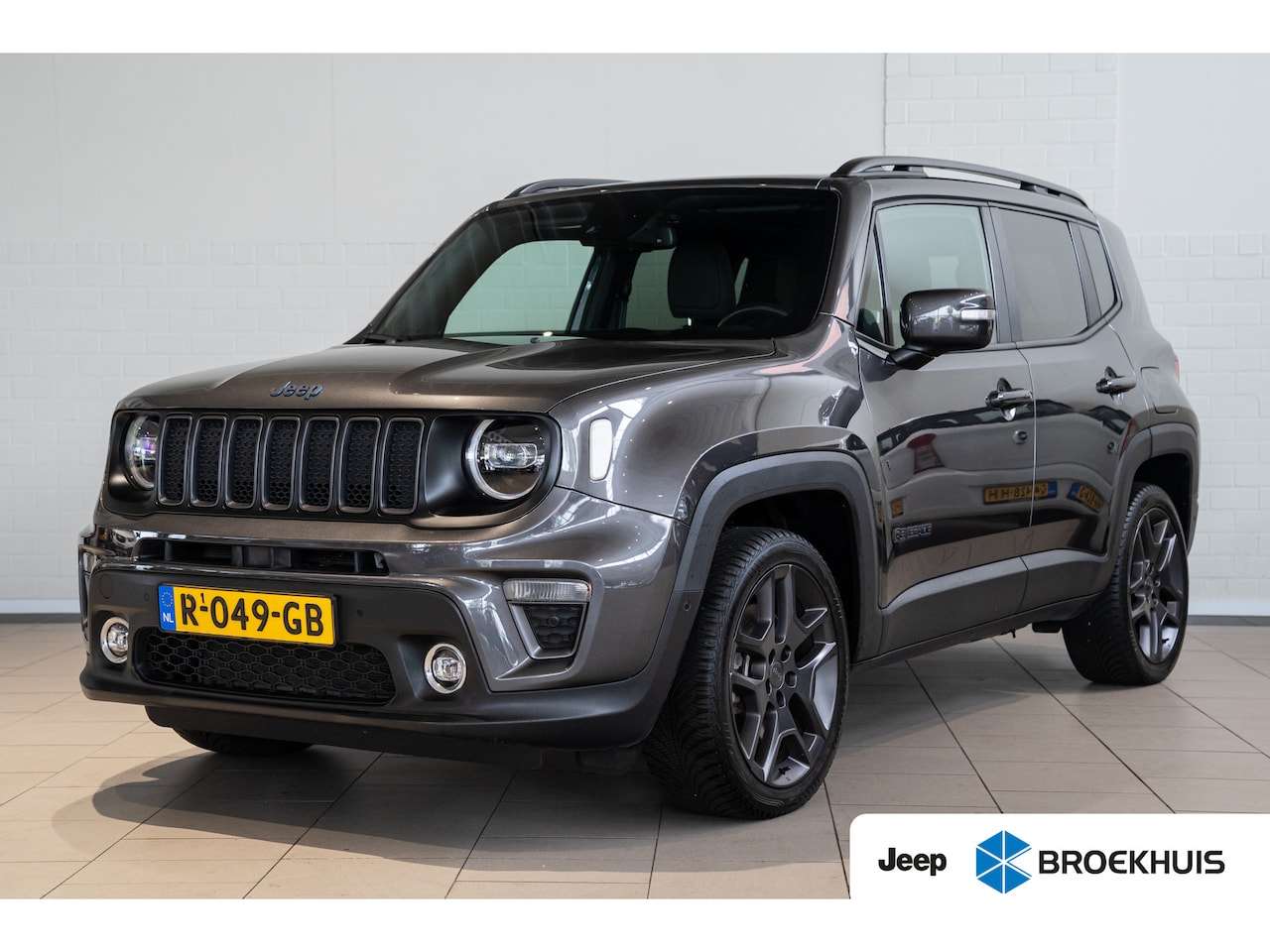 Jeep Renegade - 4xe 240 Plug-in Hybrid Electric Limited | Lederen Bekleding | Panoramadak | Navigatie | St - AutoWereld.nl