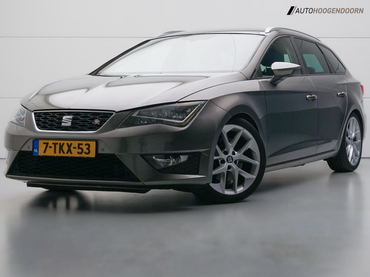 SEAT Leon ST - 1.8 TSI FR Business (NAVI,LED,AIRCO,SPORTSTOELEN,PARKEERSENSOREN,CRUISE,SEAT SOUND,LM-VELG - AutoWereld.nl