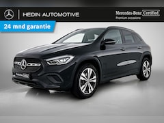 Mercedes-Benz GLA-Klasse - GLA 200 Automaat Luxury Line | Nightpakket | Trekhaak | Sfeerverlichting | Stoelverwarming