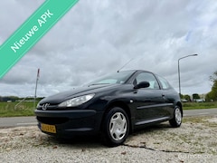 Peugeot 206 - 1.4 Pop' Art, BJ 2003, APK Nov 2026, Lage km, NAP