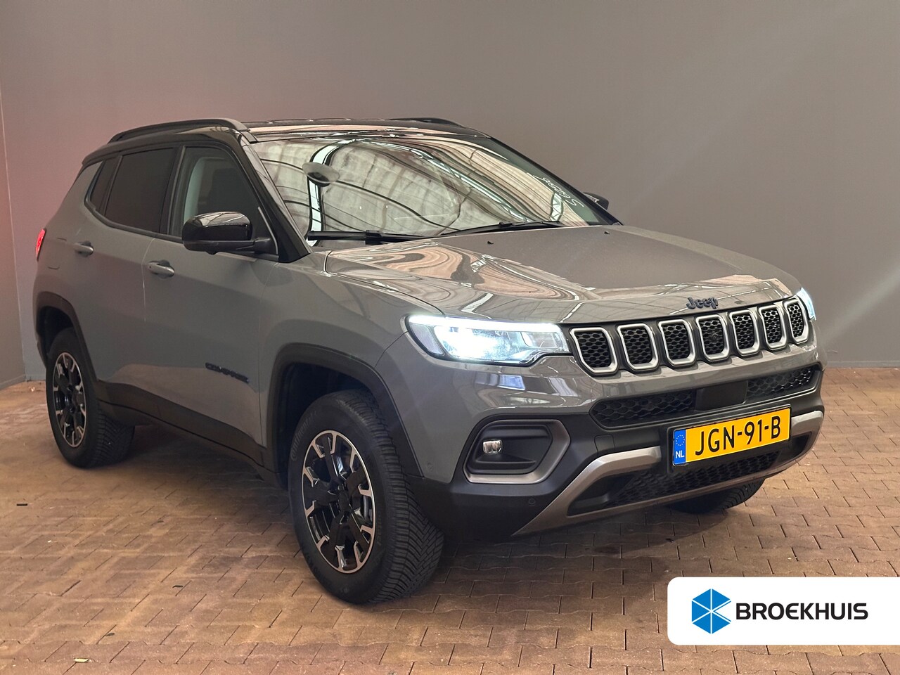 Jeep Compass - 4xe 240PK Plug-in Hybrid Electric Limited 360° Camera | Climate Control | Adaptieve Cruise - AutoWereld.nl