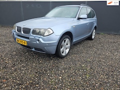 BMW X3 - 3.0i Executive AUTOMAAT/TREKHAAK/LEDER/CARPLAY