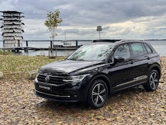 Volkswagen Tiguan - 1.5 TSI Pano / LED / Navi / ACC / 4 x stoelverw
