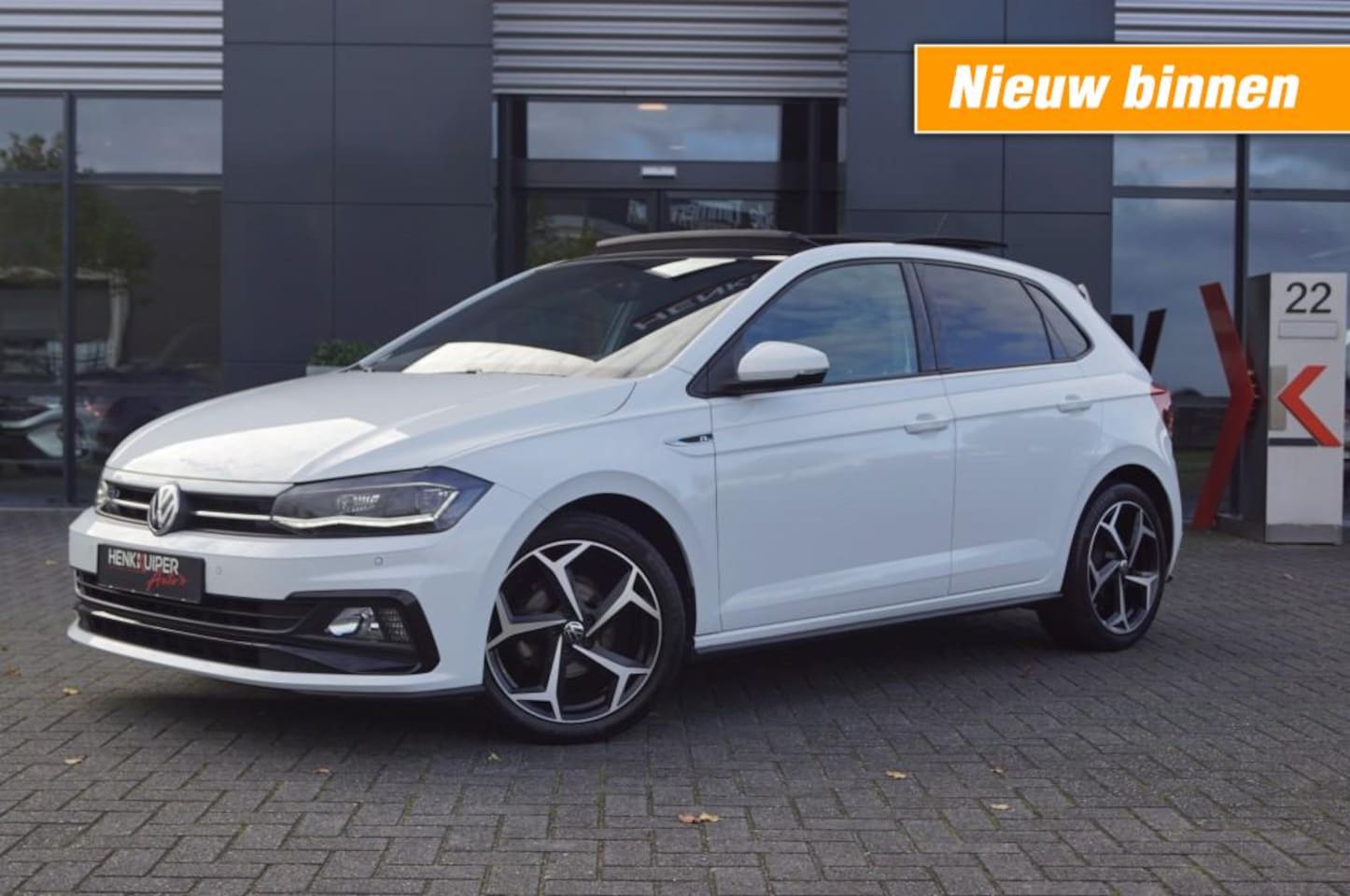 Volkswagen Polo - 1.0 TSI R-Line 95pk / Panodak / Navi / ACC / PDC / 17 Inch LM / Virtual cockpit - AutoWereld.nl