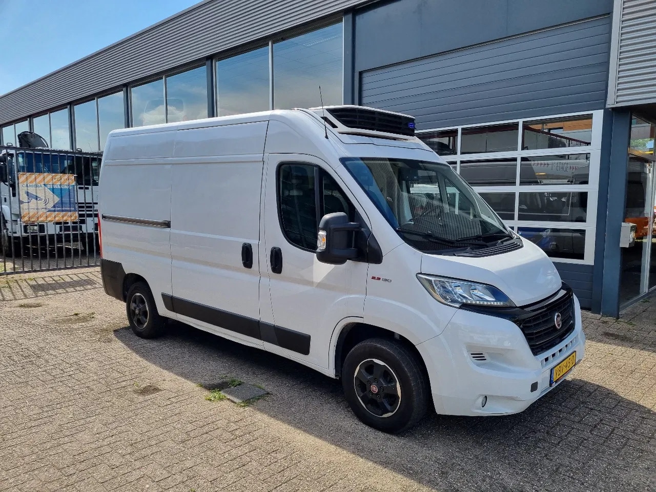 Fiat Ducato - 2.3D L2H2 Koelwagen/ Carrier Xarios 300/ Standby 230V - AutoWereld.nl