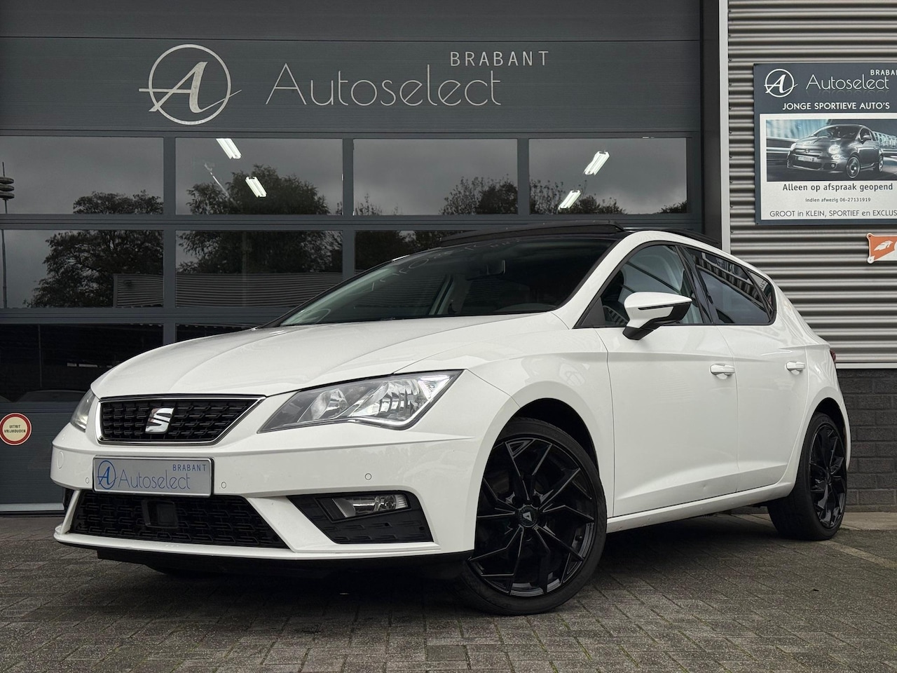 SEAT Leon - 1.2 TSI Excellence Pano Cruise CarPlay - AutoWereld.nl