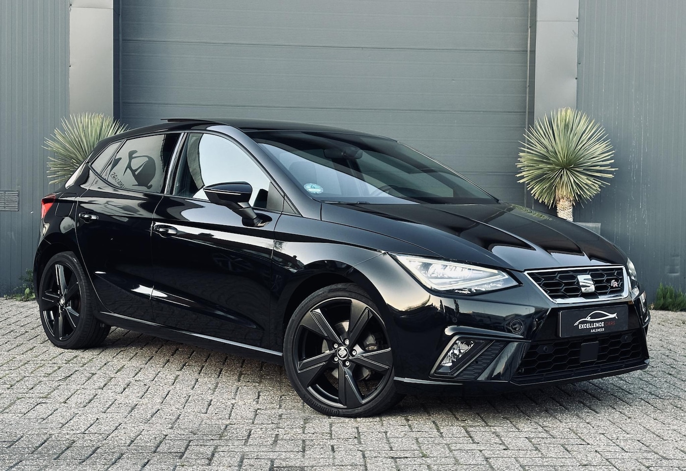 SEAT Ibiza - 1.0 TSI FR Pano/Navi/Camera/BlackEdition - AutoWereld.nl