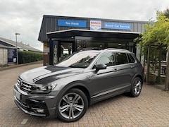 Volkswagen Tiguan - 1.5 TSI ACT dsg R-line Pano 360 Camera Trekhaak