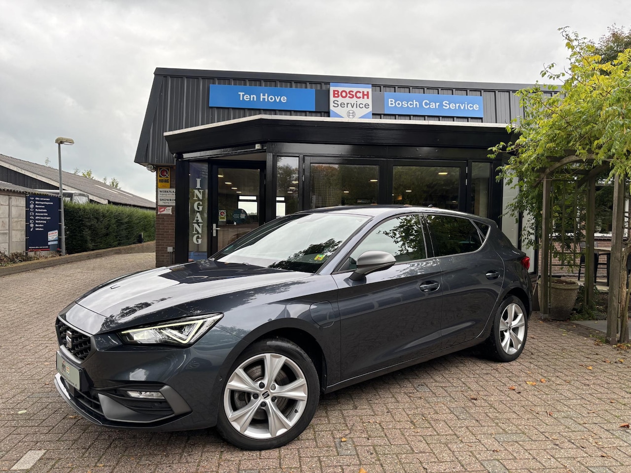 SEAT Leon - 1.4 TSI eHybrid FR-line Camera App connect - AutoWereld.nl
