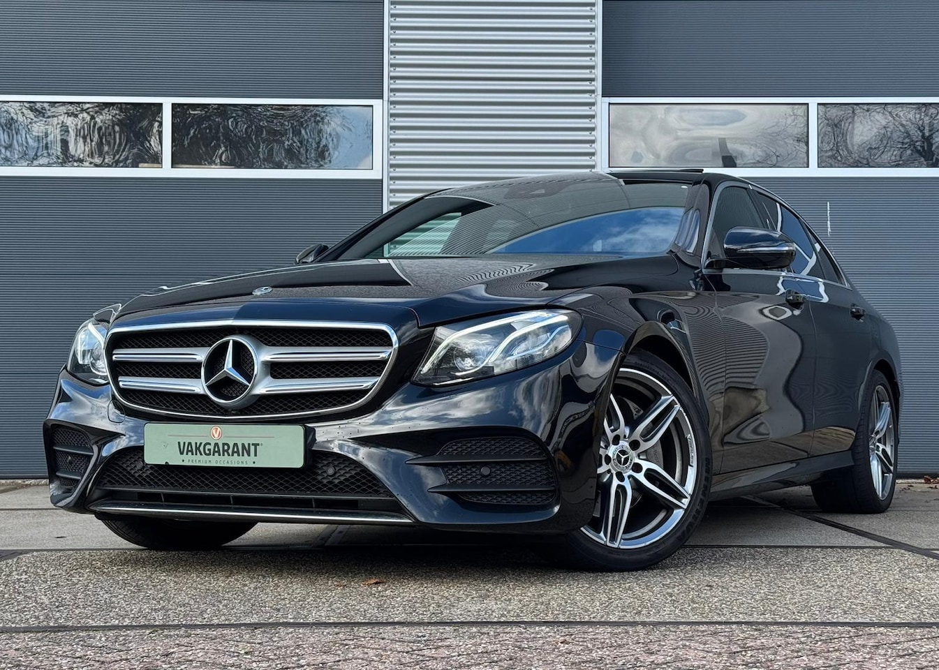 Mercedes-Benz E-klasse - 200 Premium Plus |Burmester |Pano |Sfeer |Alcantara - AutoWereld.nl