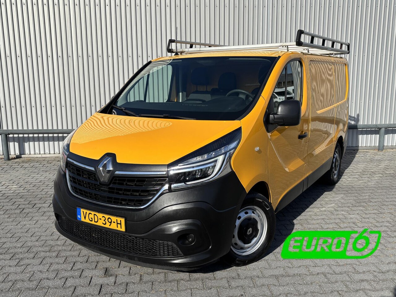 Renault Trafic - 2.0 dCi 120 T27 L1H1Comfort*3PERS.*HAAK*CRUISE*A/C - AutoWereld.nl