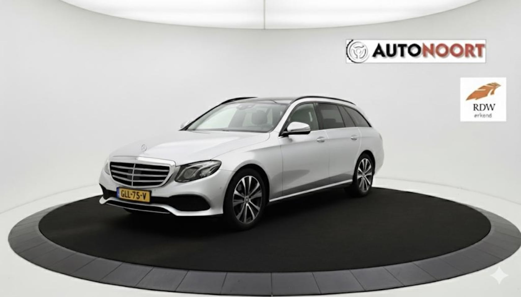 Mercedes-Benz E-klasse Estate - 300 de Advantage 306pk Hybrid 86000KM HUD/Adapt/Lane/Brakeassist/Schuifdak - AutoWereld.nl