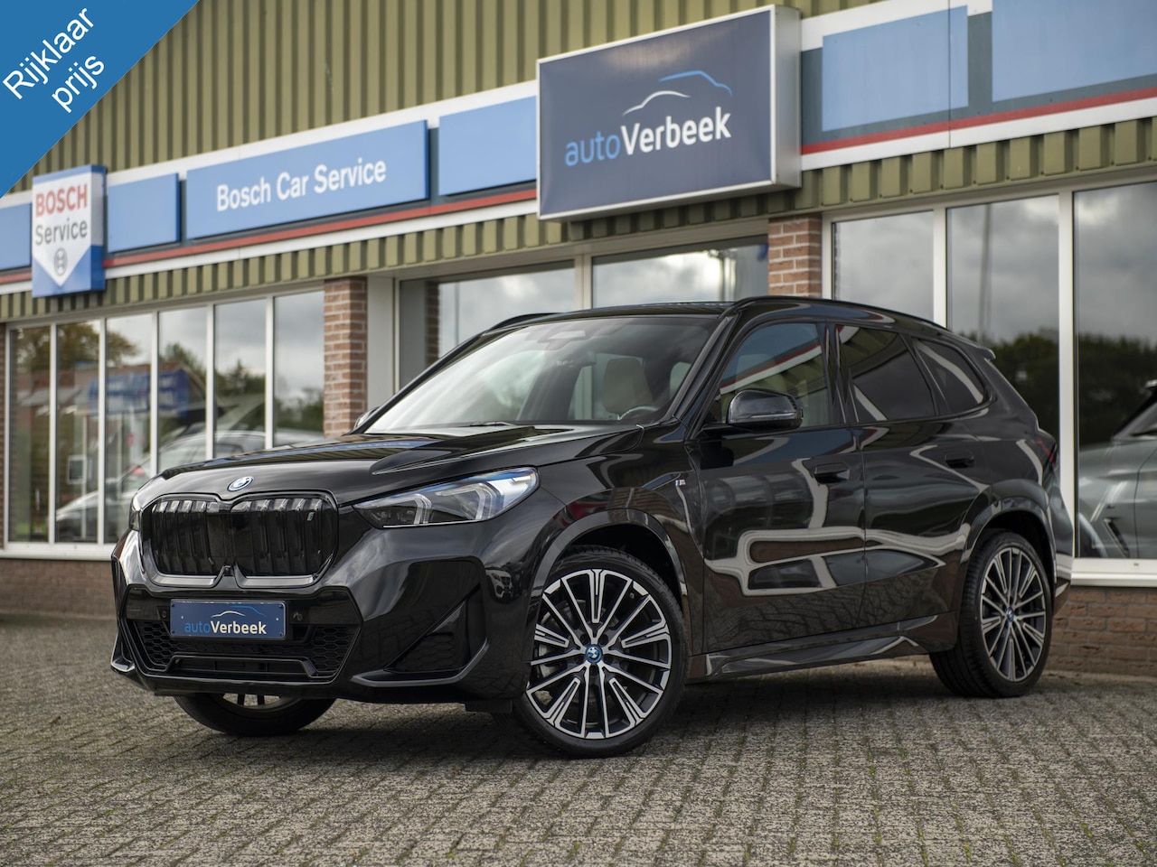 BMW iX1 - xDrive30 Launch Edition M-Sport | Innovation-, Travel- & Comfort Pack | Trekhaak wegklapba - AutoWereld.nl