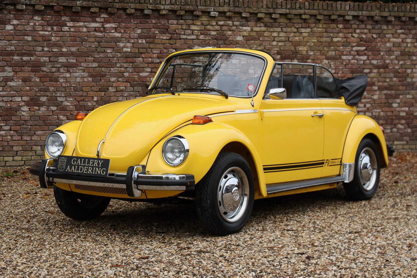 Volkswagen Beetle Cabriolet - 1303 Convertible Formula Vee "4.410 mls" ORIGINAL! First paint! An exceptional and well-pr - AutoWereld.nl