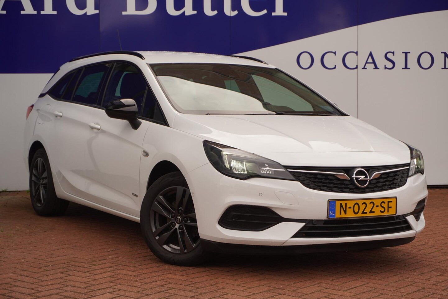 Opel Astra Sports Tourer - 1.2 T 110PK Design & Tech+Led+navigatie+camera+Half-leder+Nieuwe-Ketting = 21-DECEMBER 202 - AutoWereld.nl