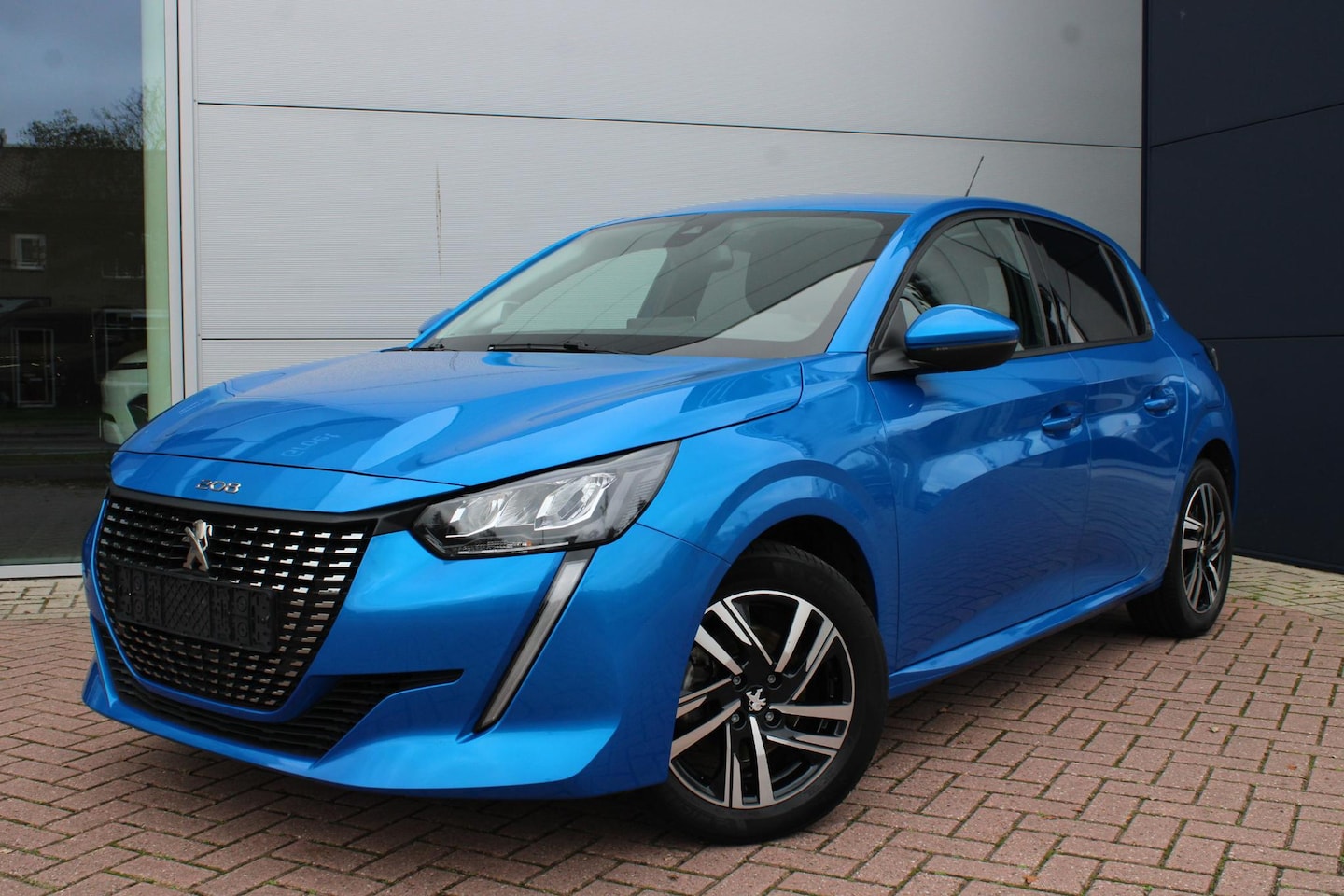 Peugeot 208 - 1.2 PureTech 100pk Allure Pack Airco Carplay Camera Keyless Perfect onderhouden - AutoWereld.nl