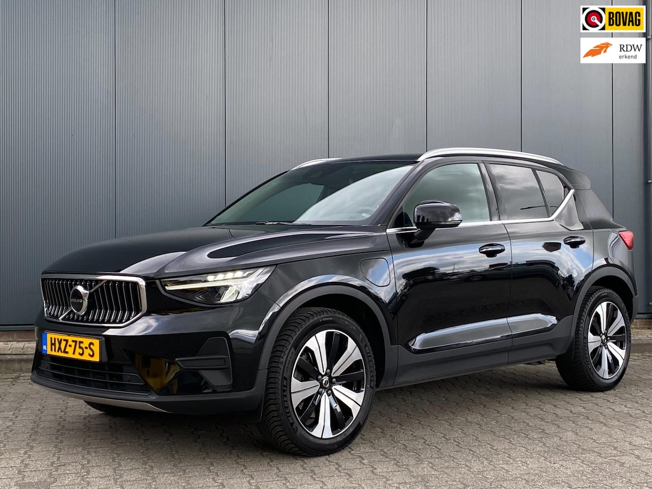 Volvo XC40 - T4 Recharge 19"LMV | Donker Glas | CarPlay | Stuurverwarming | Navigatie | Garantie - AutoWereld.nl