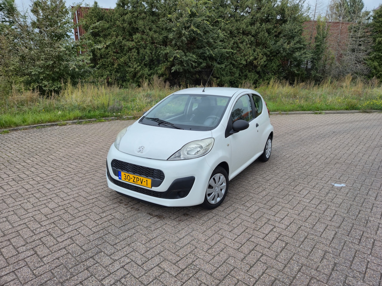 PEUGEOT 107
